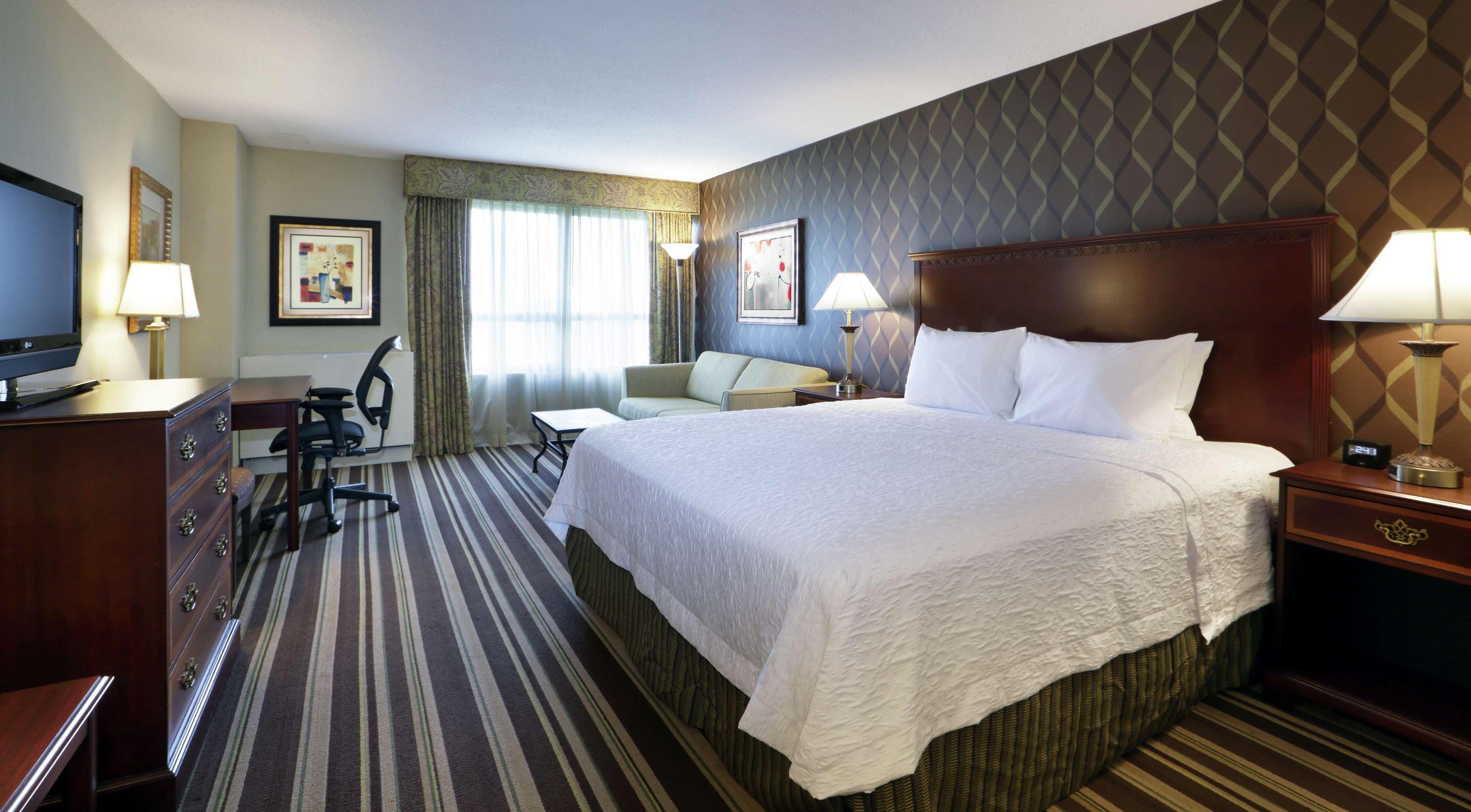 Hampton Inn Boston-Natick Exterior photo