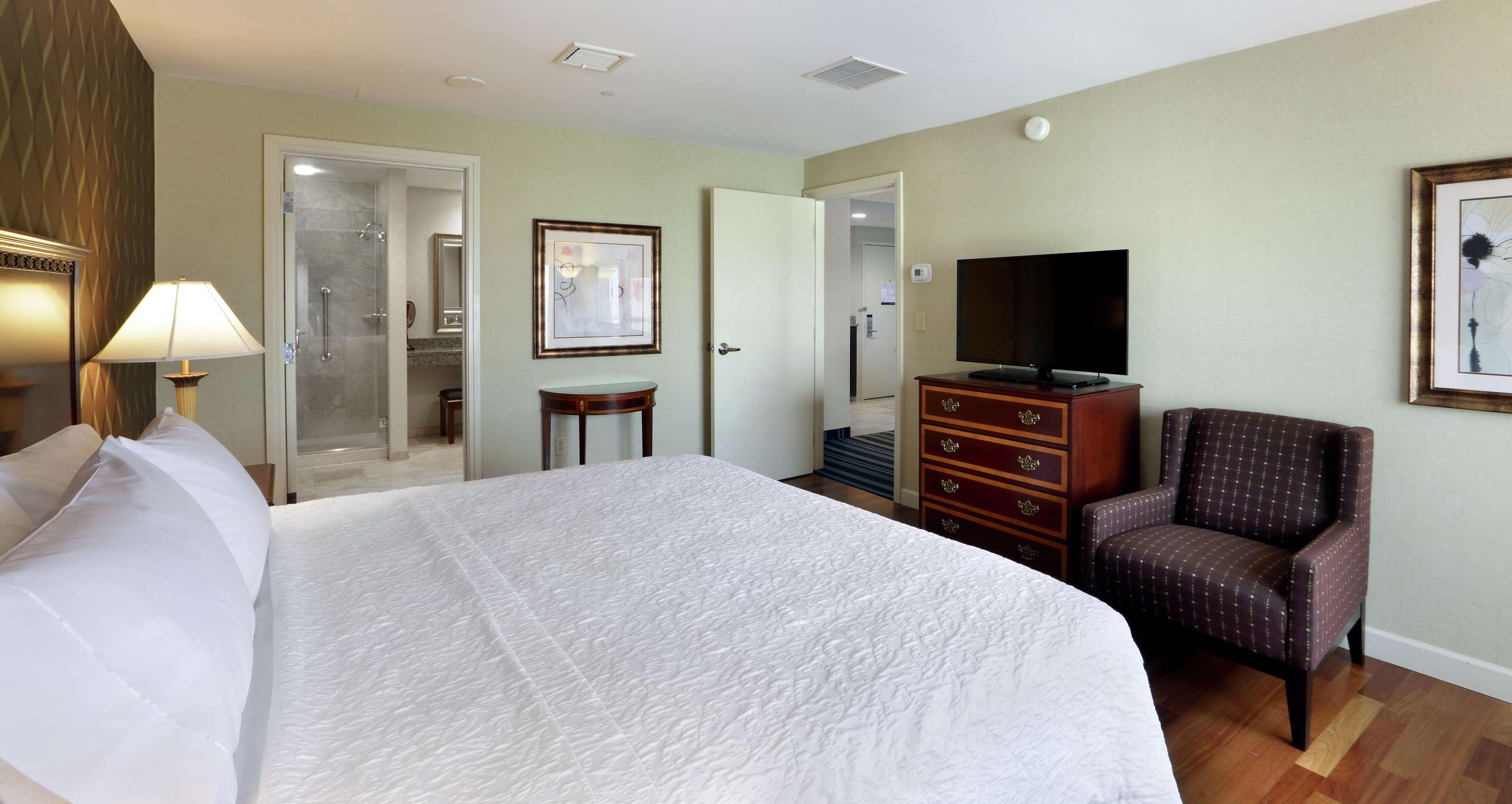Hampton Inn Boston-Natick Exterior photo