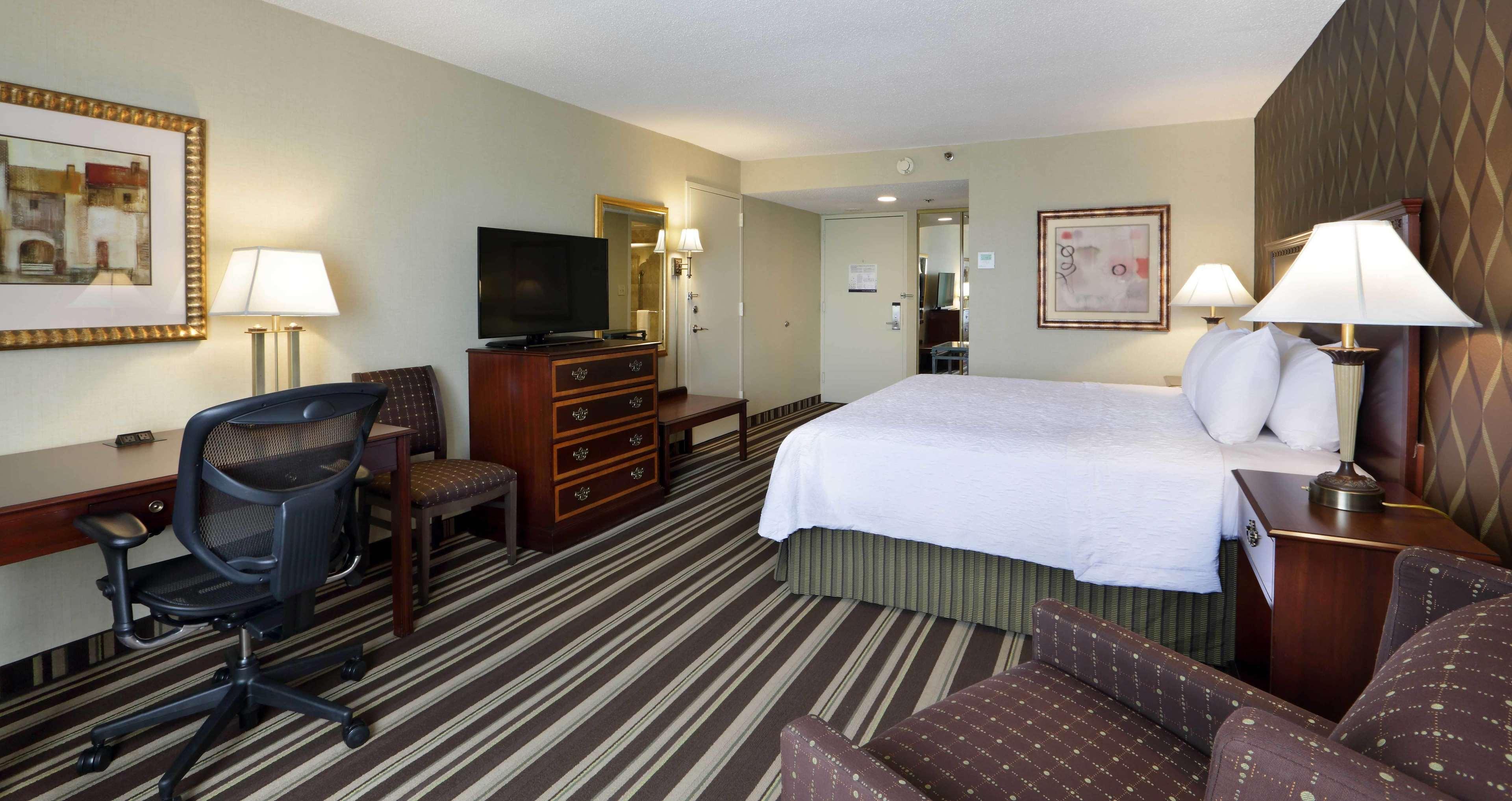 Hampton Inn Boston-Natick Exterior photo