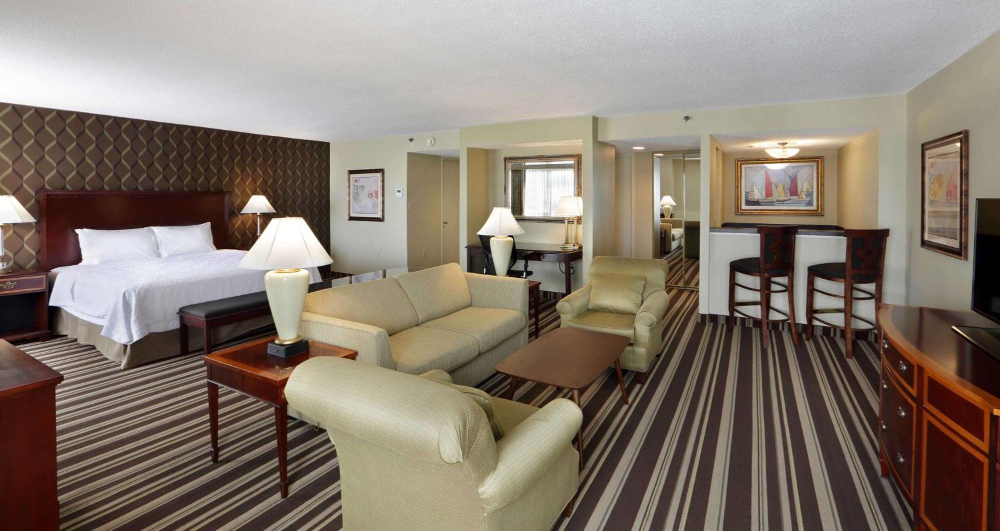 Hampton Inn Boston-Natick Exterior photo