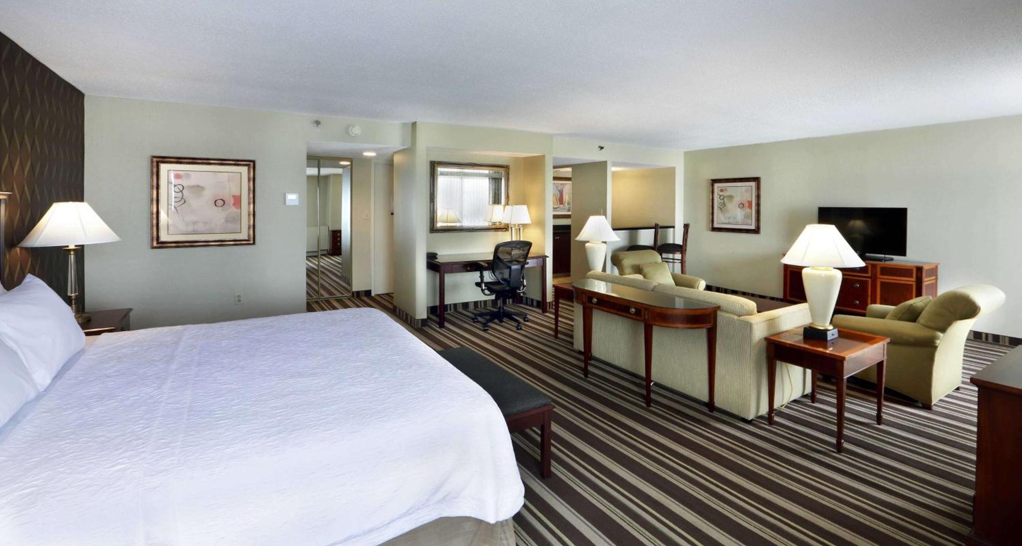 Hampton Inn Boston-Natick Exterior photo
