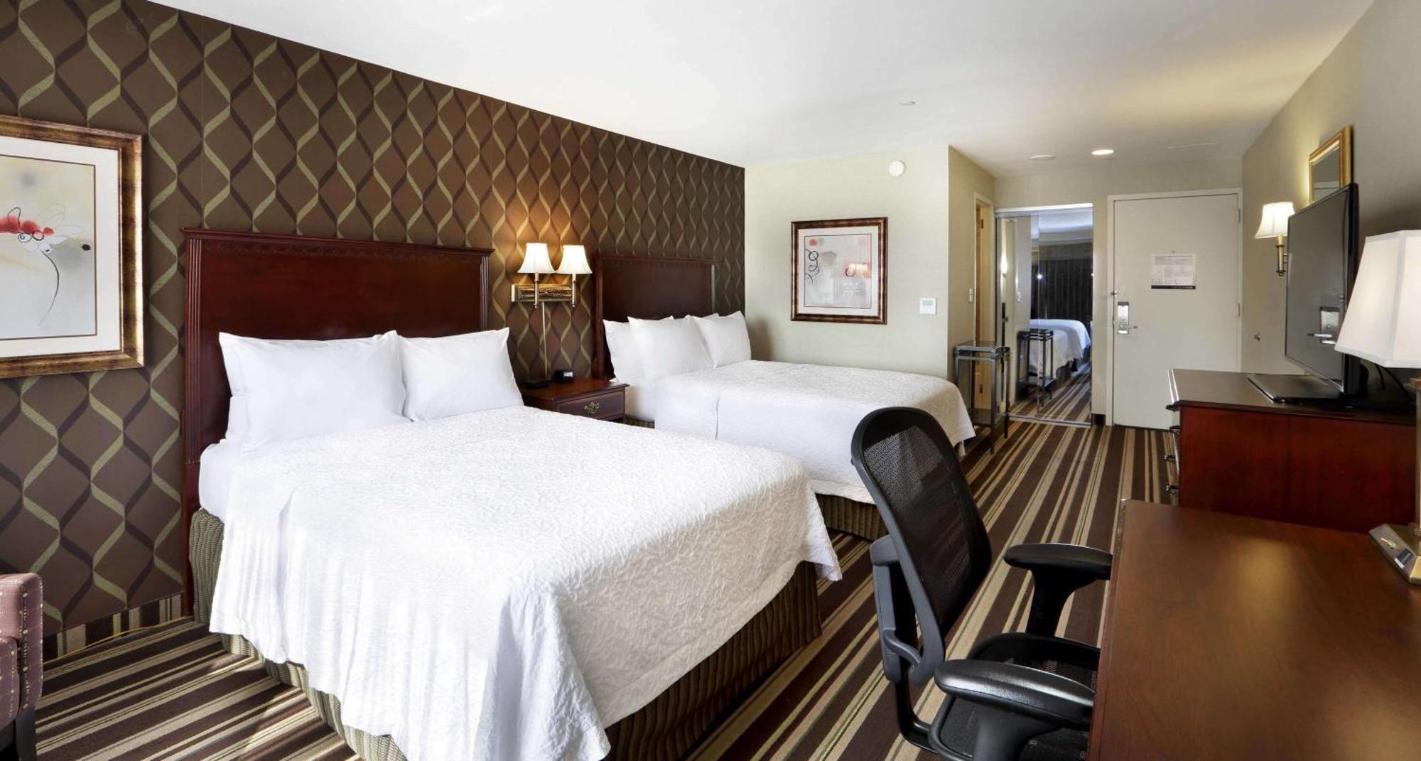 Hampton Inn Boston-Natick Exterior photo